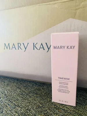 Mary Kay TimeWise Age Fighting Moisturizer combination/oily