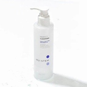 moisturizer/cleanser - Daily Use - All Skin Types with Aloe Vera Extract. Remove impurities and give fresh feeling 7.05 Oz