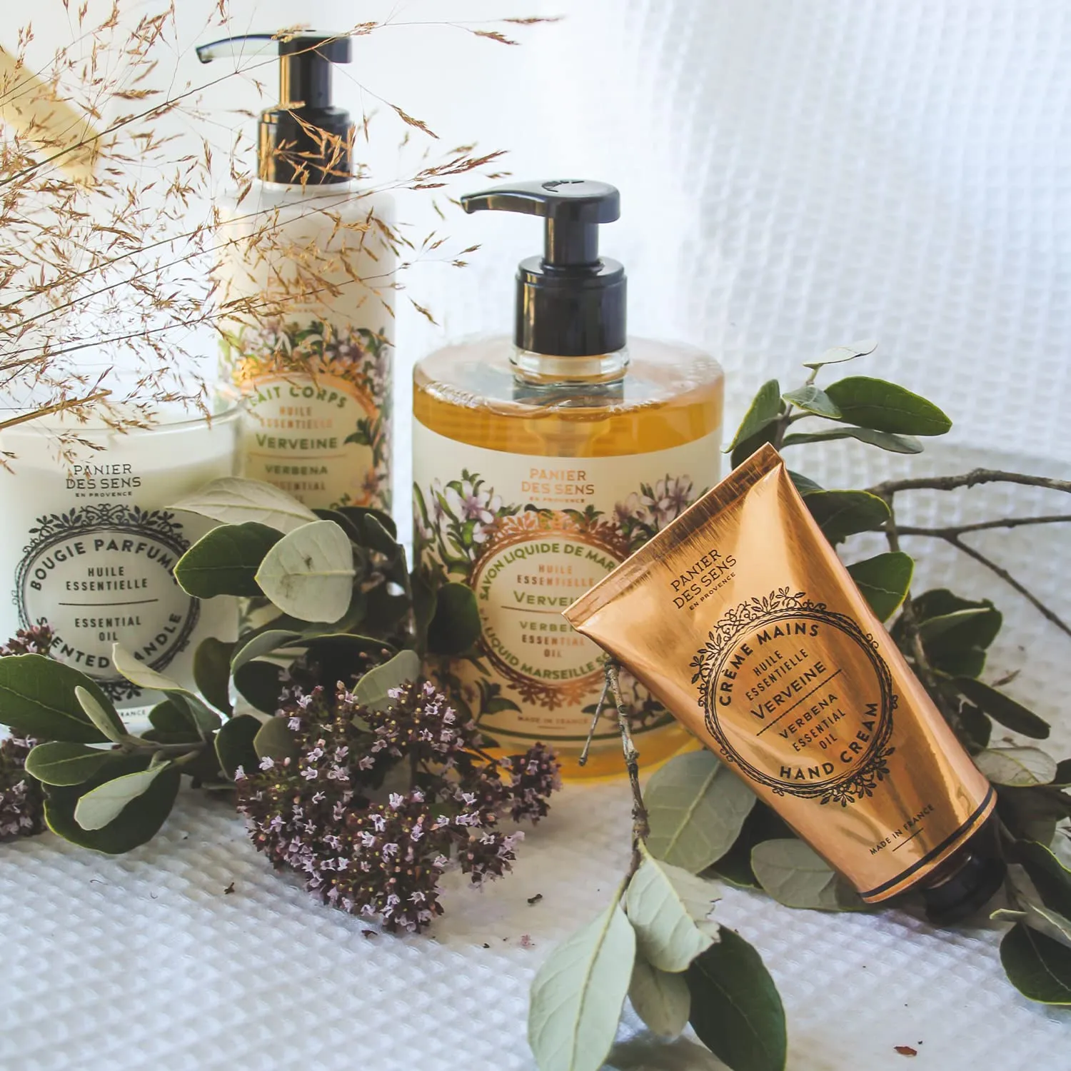 Panier des Sens – Verbena Hand & Body Lotion for Dry Skin - Hydrating Body Cream for Women - Nourishing Fluid Body Moisturizer Shea Butter & Olive Oil - 97% Natural Ingredients Body Care - 8.45 Floz