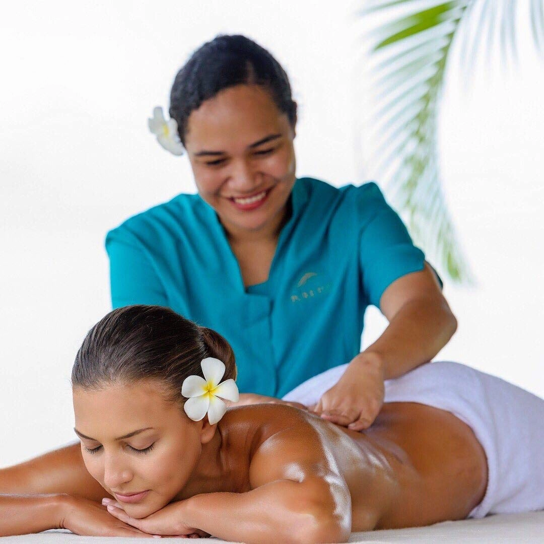 Pure Fiji Spa Box - Sugar Glow, Pineapple - 2 Oz. Exfoliating Scrub, 1 oz. Exotic Bath and Body Oil, 0,5 Oz. Body Butter and 1 Oz. Body Lotion